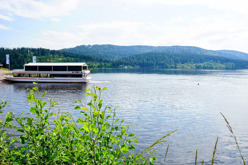 Toth Boat Operation & lake cruises